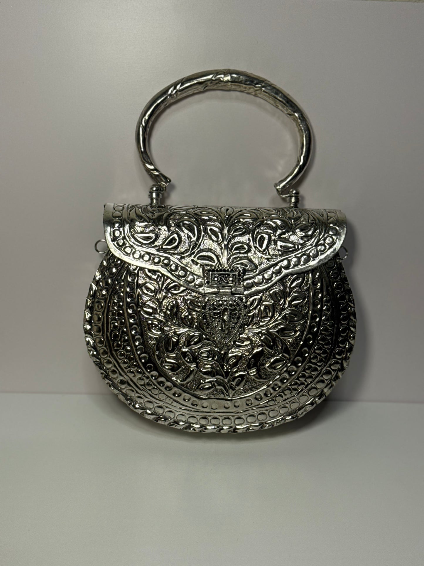 Shehzadi Clutch - Silver Circular