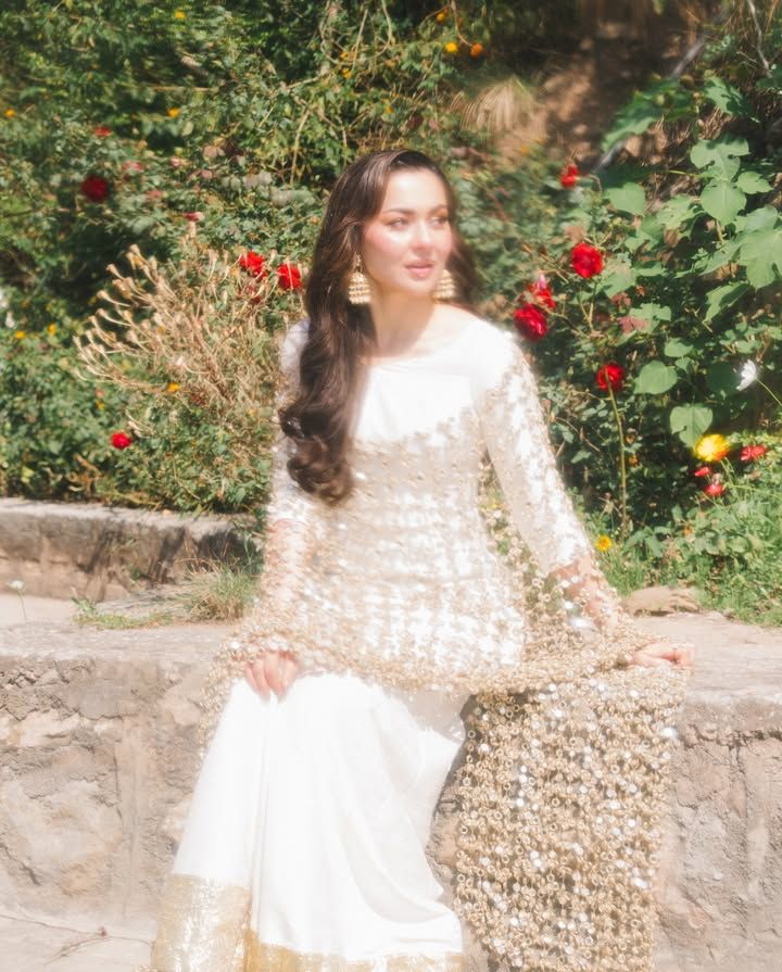 Posheeda sheesh Dupatta - Gold